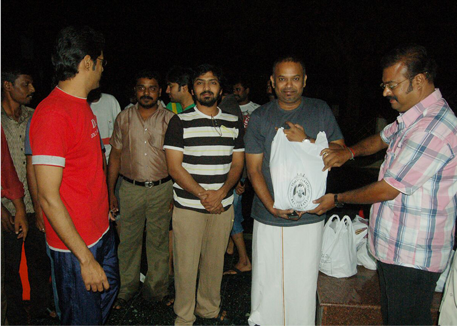 Celebrity guest enjoying Thalappakatti experience